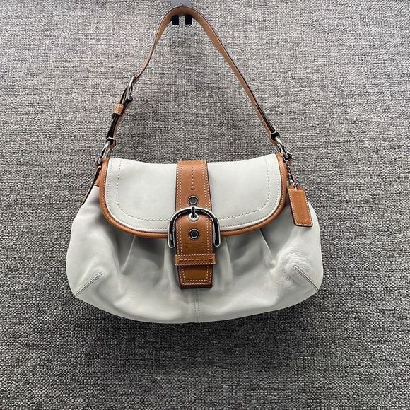 Coach Shoulder Bag Medium Soho Soft Leather Two Toned Hobo Spring Fling W COA - Picture 1 of 11